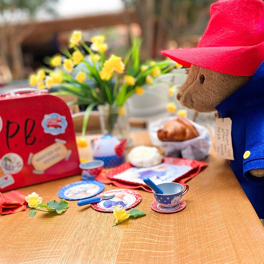 PADDINGTON 14-PIECE TIN TEA SET