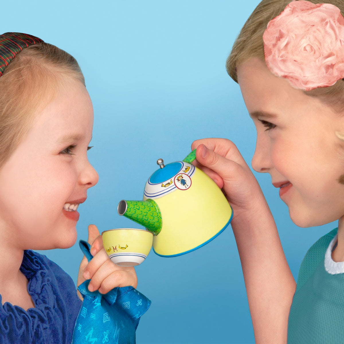 MADELINE 23-PIECE TIN TEA SET
